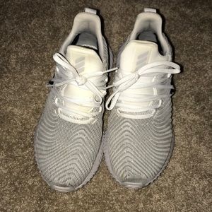 Adidas alphabounce instinct sneakers